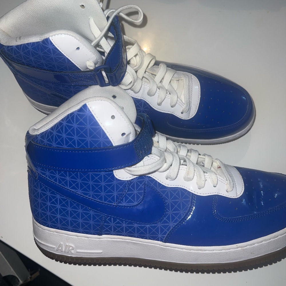 Nike High-Top Blue and White Sneakers